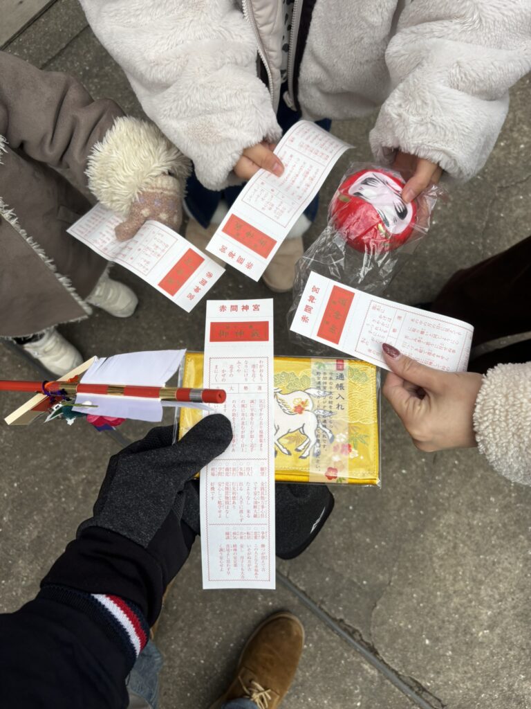 家族で赤間神宮の福みくじを引いたら３つ大吉が出た写真