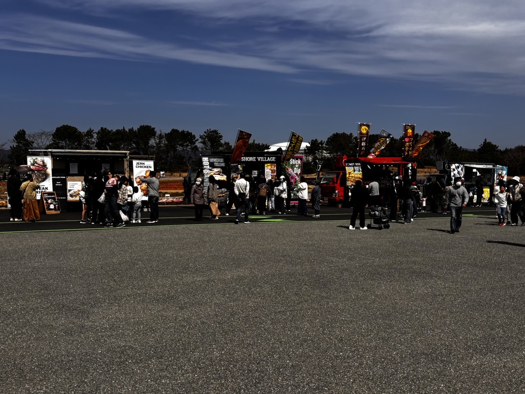 山口きららハンドメイドマーケットのキッチンカーの写真