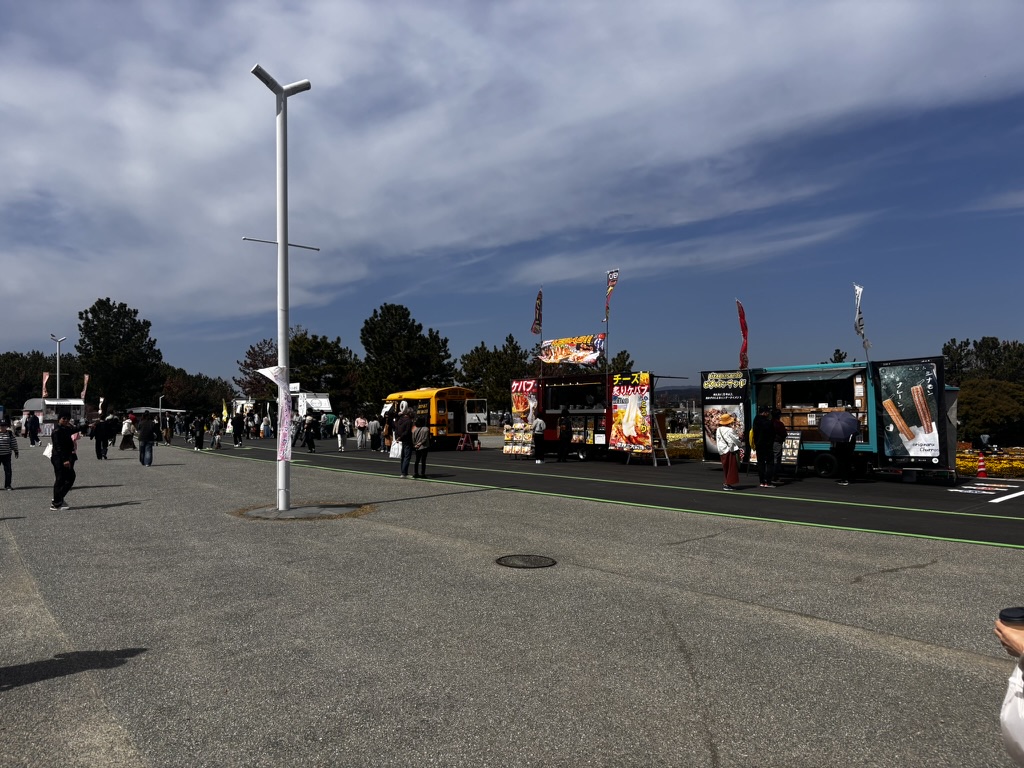 山口きららハンドメイドマーケットのキッチンカーの写真