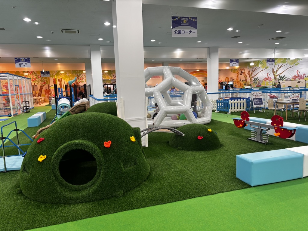 キッズランドUS MAX山口下関店の室内遊び場｜室内公園の写真