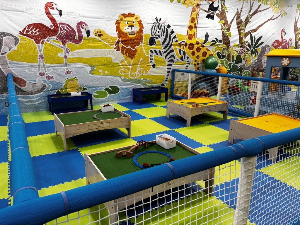 キッズランドUS MAX山口下関店の室内遊び場｜ベビーコーナーの写真